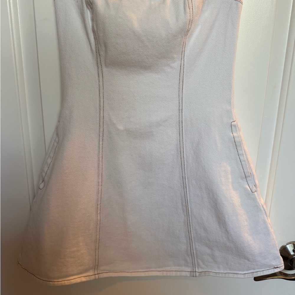 Le Lis Strapless Cream Dress